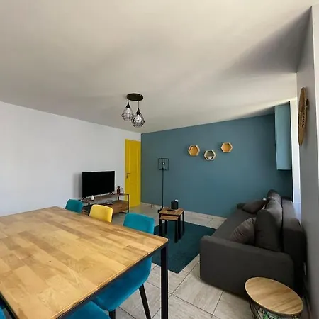 Maison De Famille Avec Ferienhaus